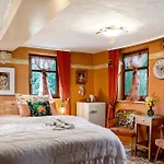 Ferienwohnung-cottage Rhoener Kraeute *