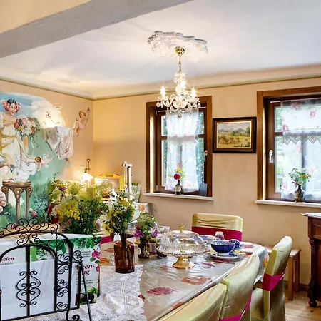 Ferienwohnung-cottage Rhoener Kraeute *