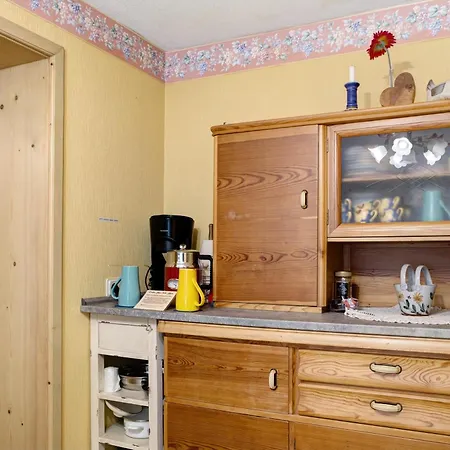 Holiday home Ferienwohnung-cottage Rhoener Kraeute